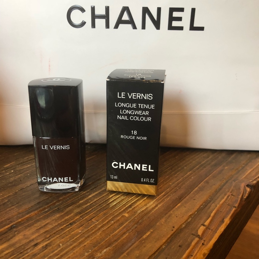 Chanel Le Vernis Longwear Nail/Rouge Noir NWOT